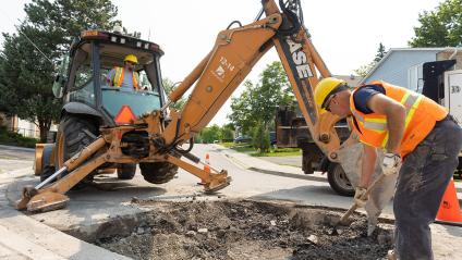 People working in construction